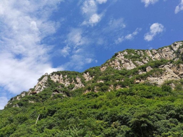 开云kaiyun体育 藏在河南的灿艳明珠，比九寨沟更值得一游，你野心什么技艺去望望